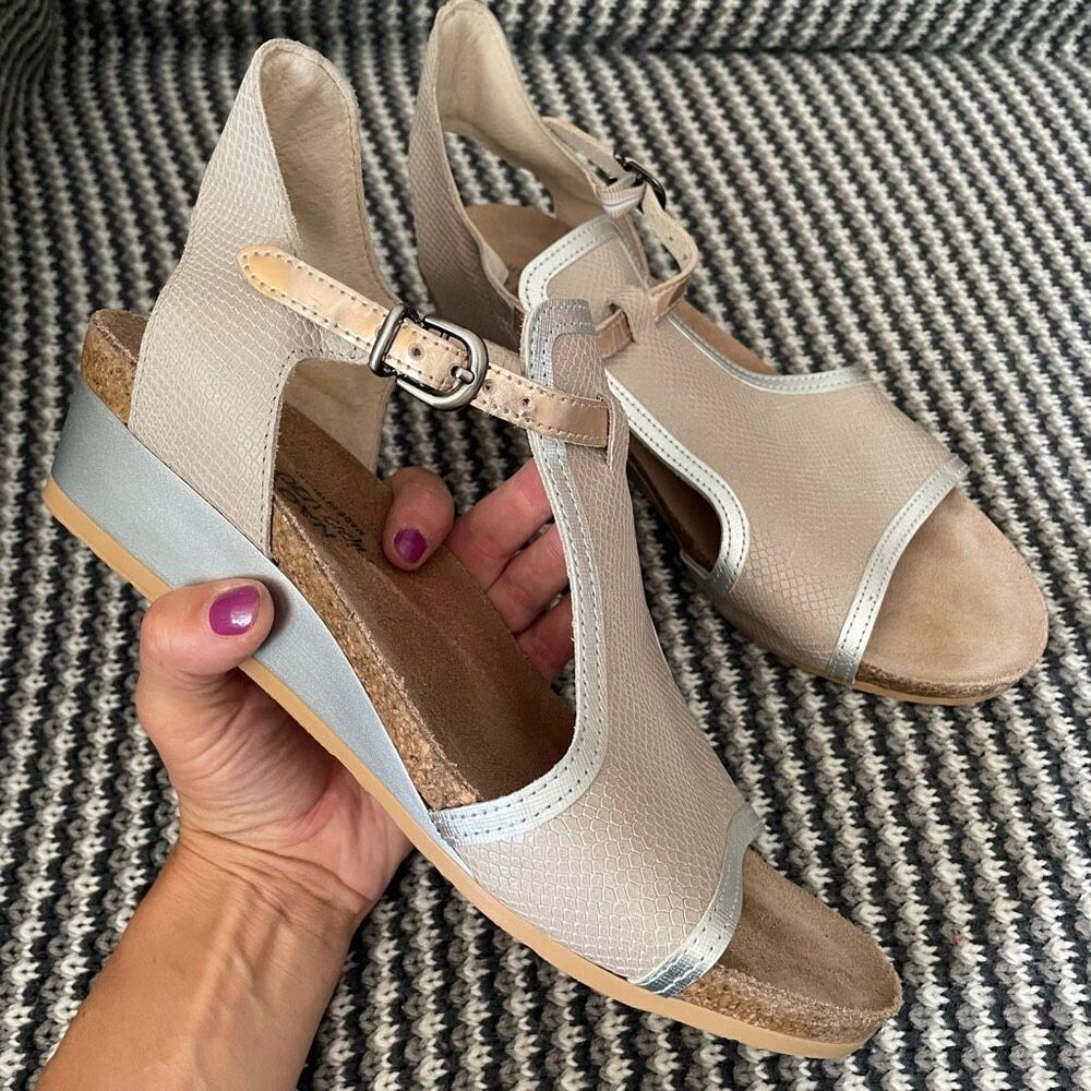 Naot Fiona women’s shoe size 11-11.5 (42) wedge sandal